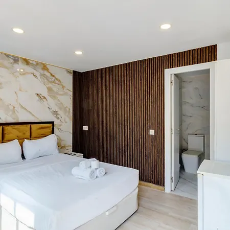 Costa Apartahotel Marbella